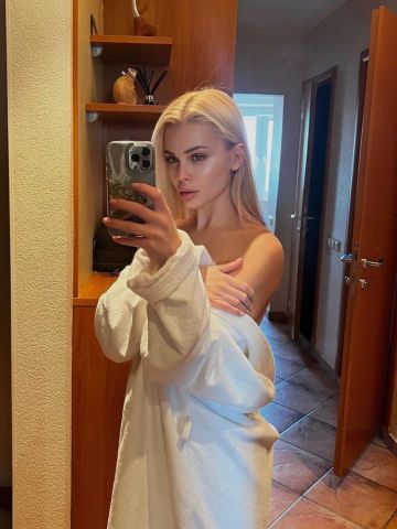 Проститутка Агата